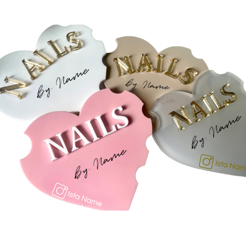 Plaque nails artist